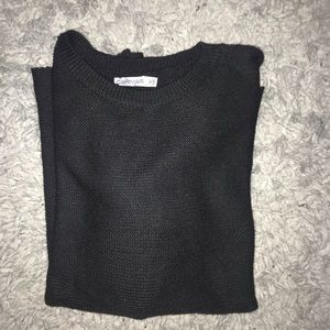 Black carmar sweater